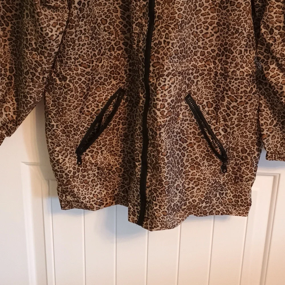 Woman's ShedRain Fun Leopard Print Jacket-Size M/L